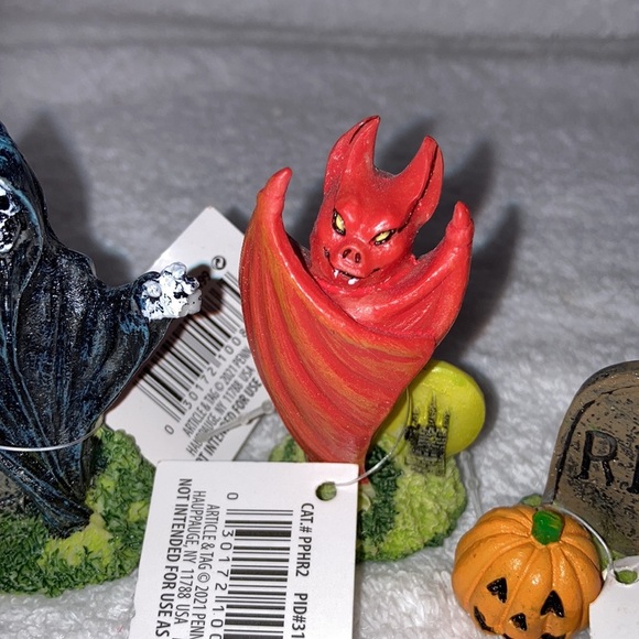 Penn Plax Halloween Vampire Bat Aquarium Bowl Ornament Decoration Small 2.5 Inch - Picture 4 of 8